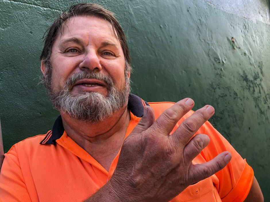 Terry Smith lost a finger to a motor drive belt when he started his business 10 years ago. (ABC Radio Sydney: Luke Wong)